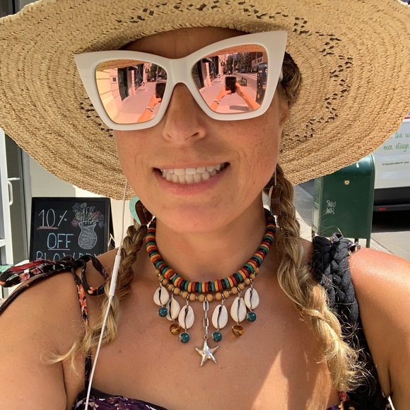 Meet your Posher, Kat - Picture 1 of 1